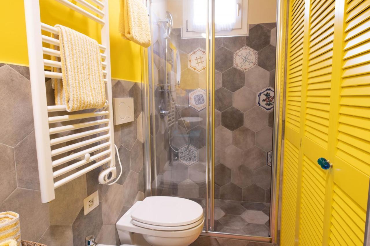 Trastevere Colorful Apartment With Terrace! Рим Экстерьер фото