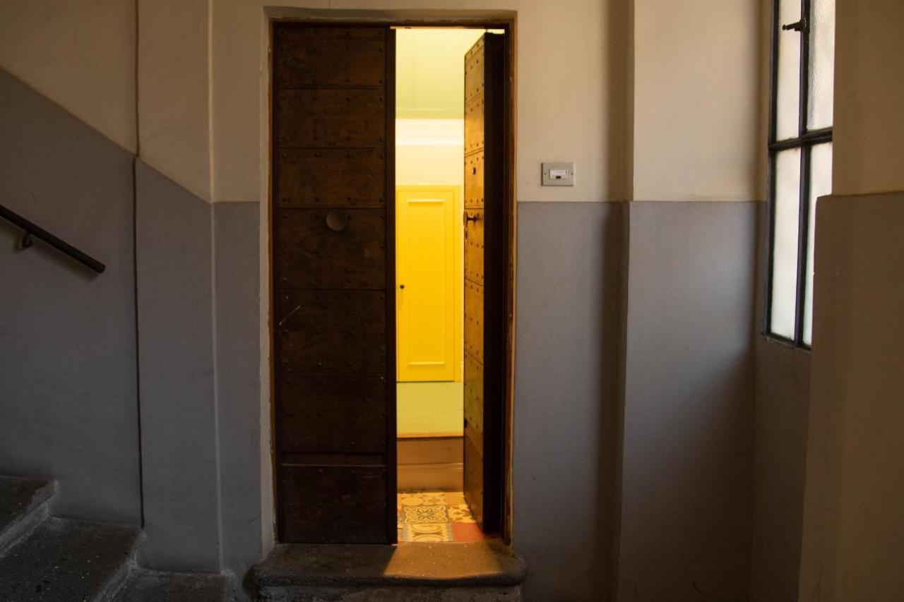 Trastevere Colorful Apartment With Terrace! Рим Экстерьер фото